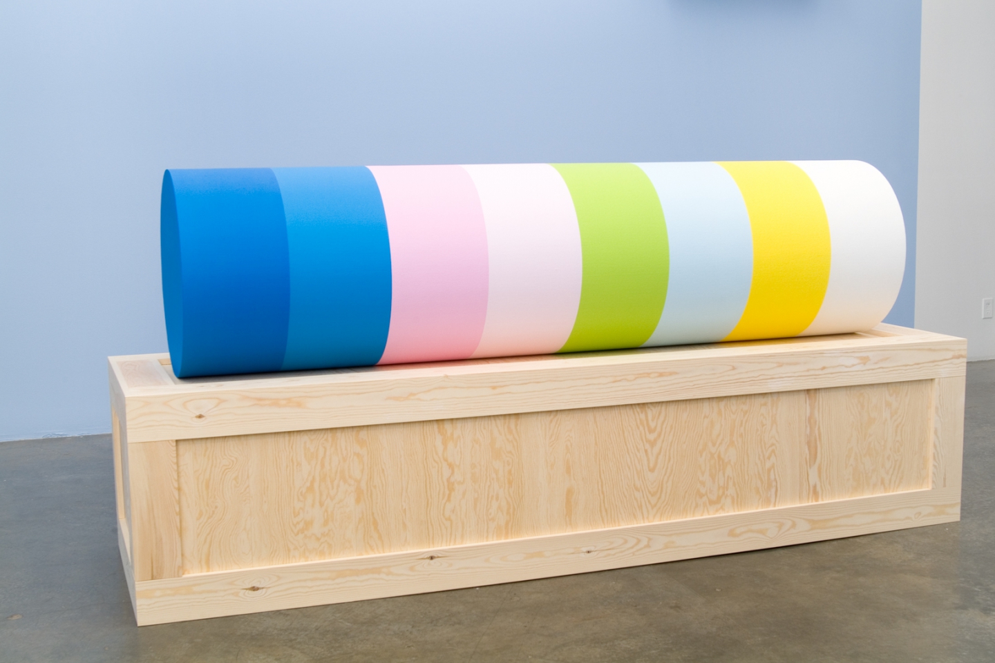 Acrylic on canvas and unpainted wood, 135 x 322 x 74 cm 